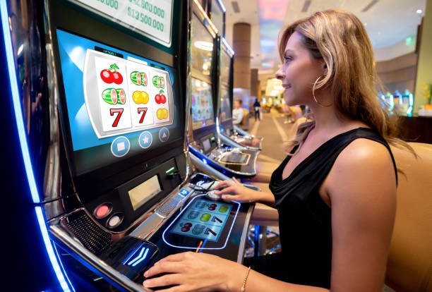 Live Dadu Online dealer studio at kuya4d login with professional lighting and multiple camera angles
